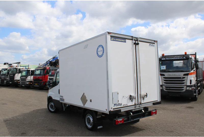 Iveco Daily 35S18 + carrier + electric + 3P - Kühltransporter: das Bild 4 Iveco Daily 35S18 + carrier + electric + 3P - Kühltransporter: das Bild 4