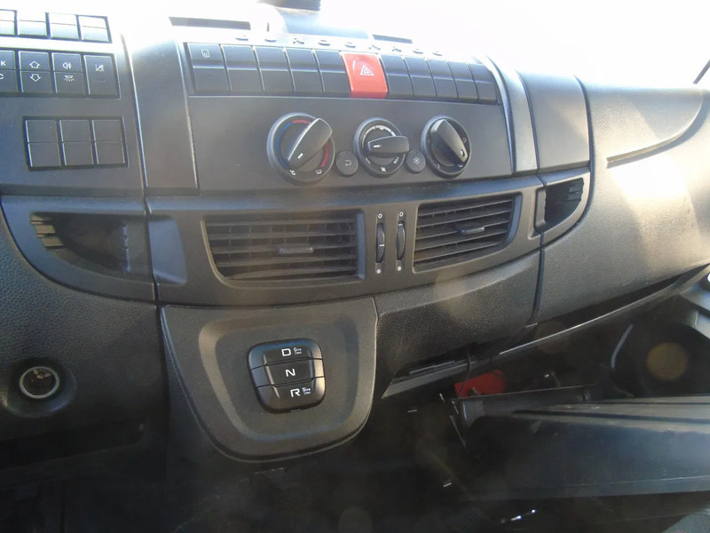 Iveco Eurocargo 120E19 + euro 6 + lift + BROKEN ENGINE - Koffer LKW: das Bild 5 Iveco Eurocargo 120E19 + euro 6 + lift + BROKEN ENGINE - Koffer LKW: das Bild 5