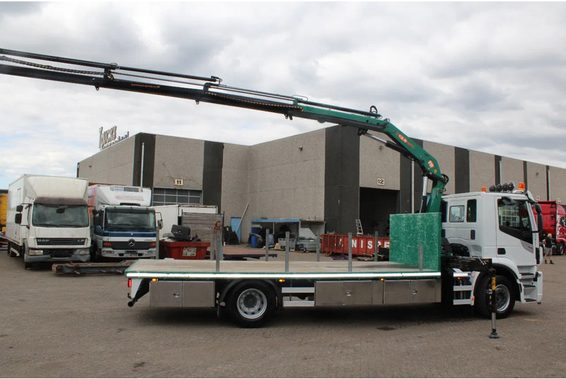 Iveco Stralis 400 + PM SERIE 13 4X HYDROLIC + EURO 6 + REMOTE - Autokran: das Bild 3 Iveco Stralis 400 + PM SERIE 13 4X HYDROLIC + EURO 6 + REMOTE - Autokran: das Bild 3