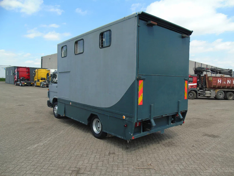 MAN 10 .150 + 2-3 HORSES + MANUAL - Pferdetransporter: das Bild 4 MAN 10 .150 + 2-3 HORSES + MANUAL - Pferdetransporter: das Bild 4
