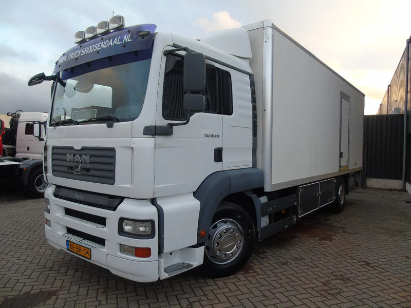 MAN TGA 18.310 + 3T LIFT + NICE TRUCK - Koffer LKW: das Bild 2 MAN TGA 18.310 + 3T LIFT + NICE TRUCK - Koffer LKW: das Bild 2