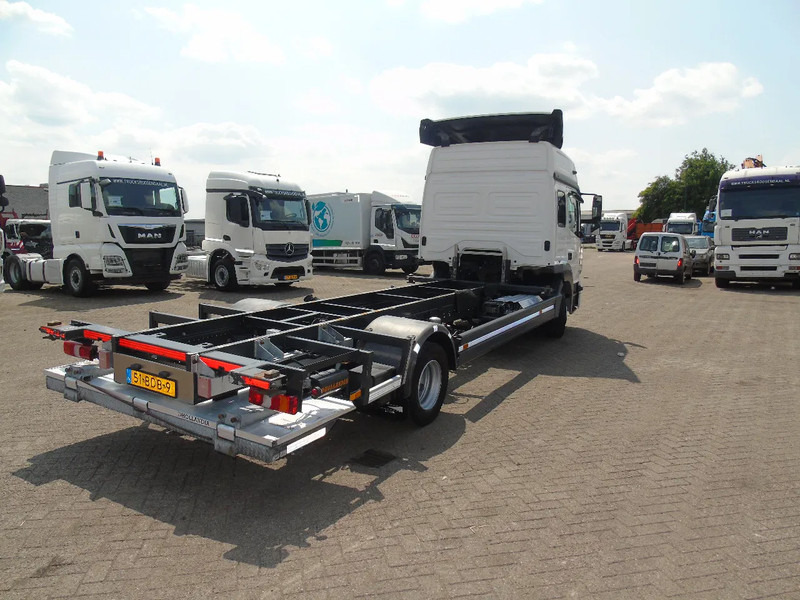 Mercedes-Benz Atego 1218 + EURO 6 + 5 PERS + BDF + LIFT - Containerwagen/ Wechselfahrgestell LKW: das Bild 3 Mercedes-Benz Atego 1218 + EURO 6 + 5 PERS + BDF + LIFT - Containerwagen/ Wechselfahrgestell LKW: das Bild 3