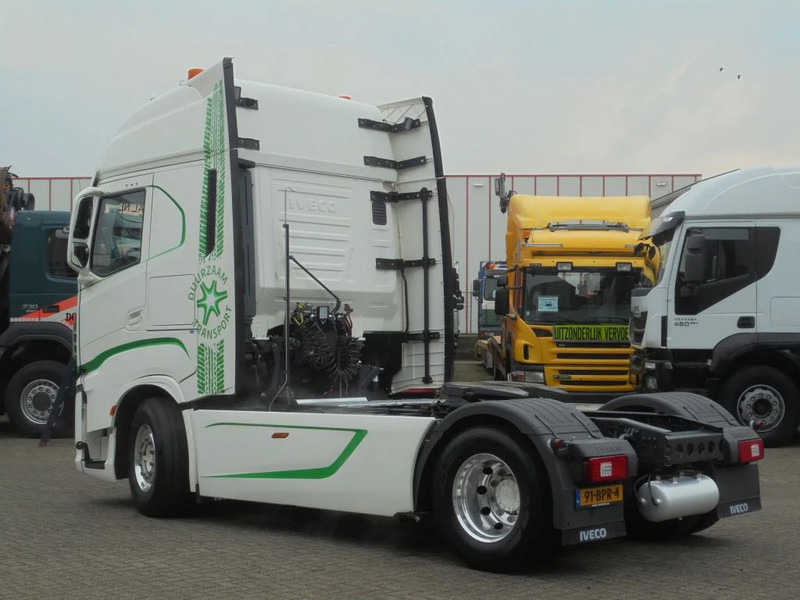 Sattelzugmaschine Iveco S-WAY 460+ Euro 6 + LNG + CNG + Retarder: das Bild 9