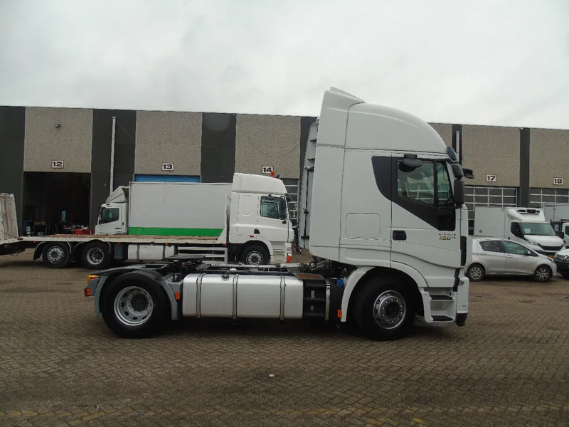 Iveco Stralis 420 + euro 6 - Sattelzugmaschine: das Bild 3 Iveco Stralis 420 + euro 6 - Sattelzugmaschine: das Bild 3