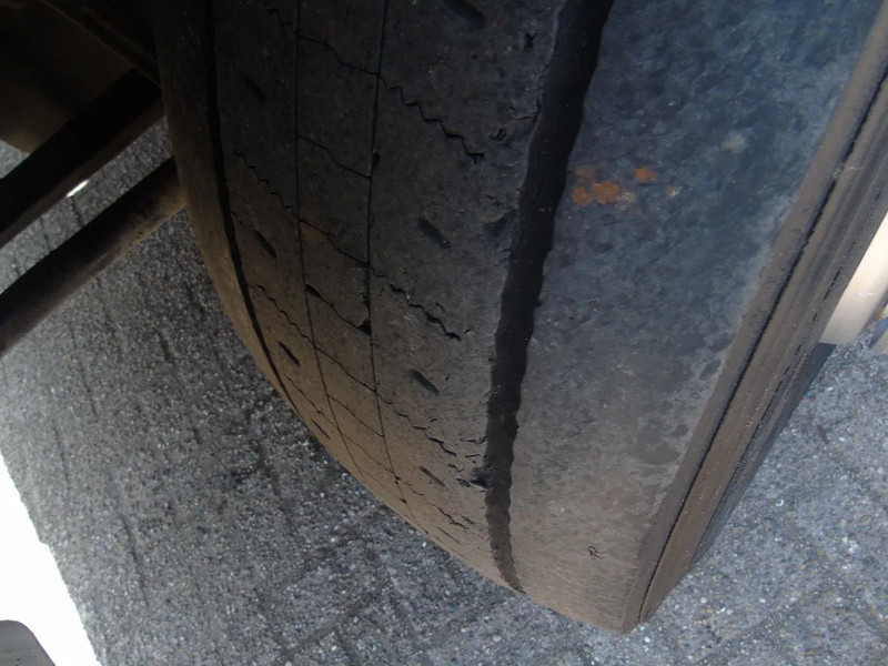 Sattelzugmaschine MAN TGX 18.440 + EURO 5 + SPOILER: das Bild 18