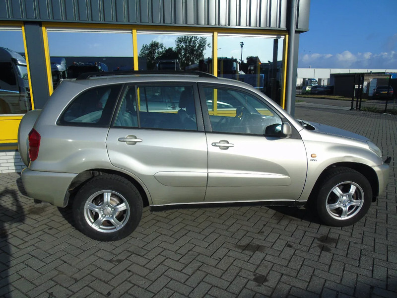 Toyota RAV4 + 4X4 + AUTOMAT + PETROL - SUV/ Geländewagen: das Bild 3 Toyota RAV4 + 4X4 + AUTOMAT + PETROL - SUV/ Geländewagen: das Bild 3