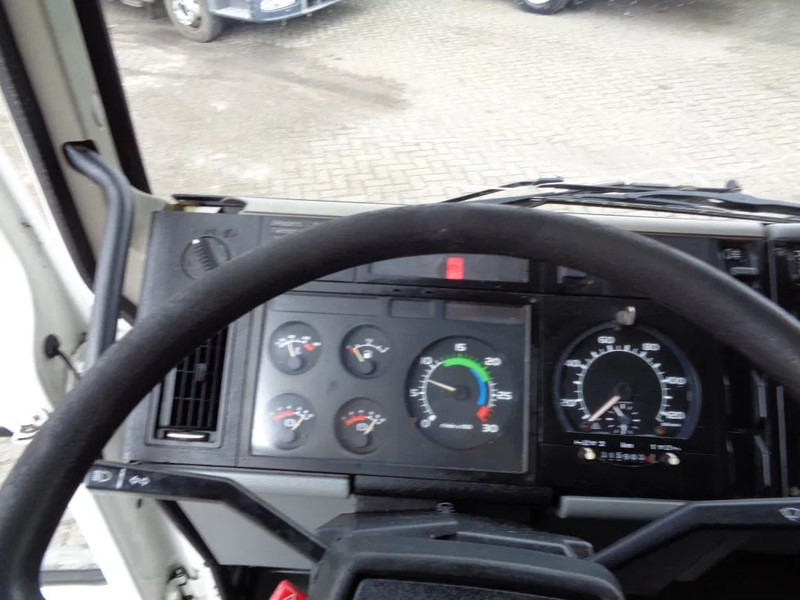 Volvo FLC + Manual + Horse transport - Pferdetransporter: das Bild 5 Volvo FLC + Manual + Horse transport - Pferdetransporter: das Bild 5