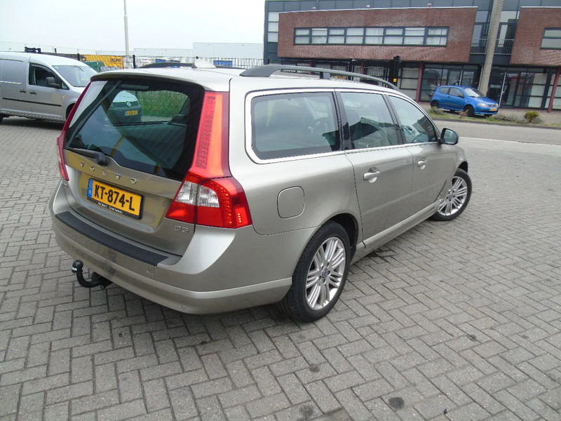 Volvo V70 + manual - Schrägheck: das Bild 5 Volvo V70 + manual - Schrägheck: das Bild 5