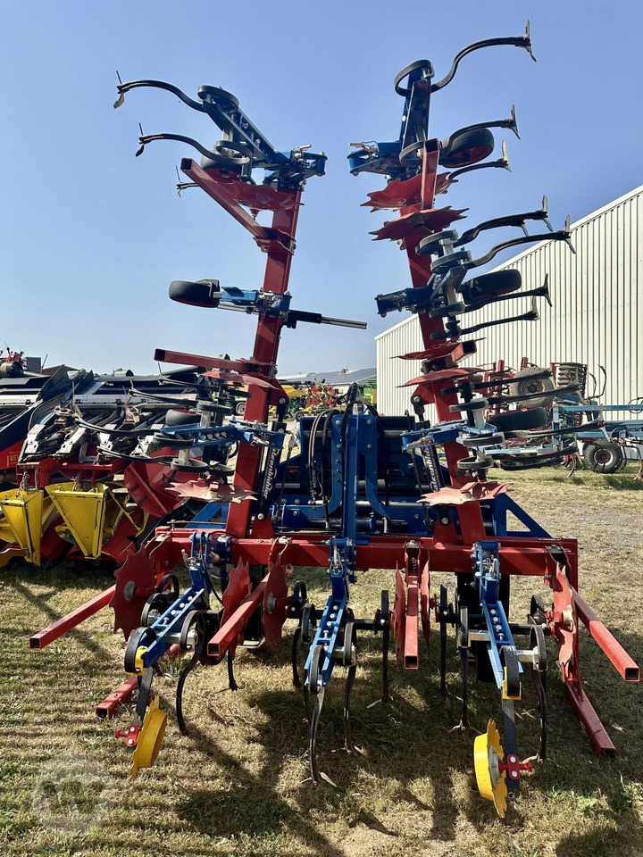 Hatzenbichler HECKHACKE - Technik für Bodenbearbeitung: das Bild 4 Hatzenbichler HECKHACKE - Technik für Bodenbearbeitung: das Bild 4