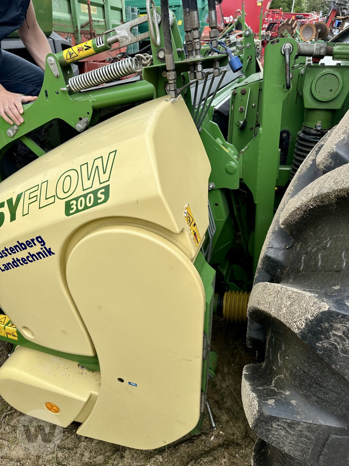 Krone Easy Flow 300 S - Ernteforsatz für Häcksler: das Bild 2 Krone Easy Flow 300 S - Ernteforsatz für Häcksler: das Bild 2