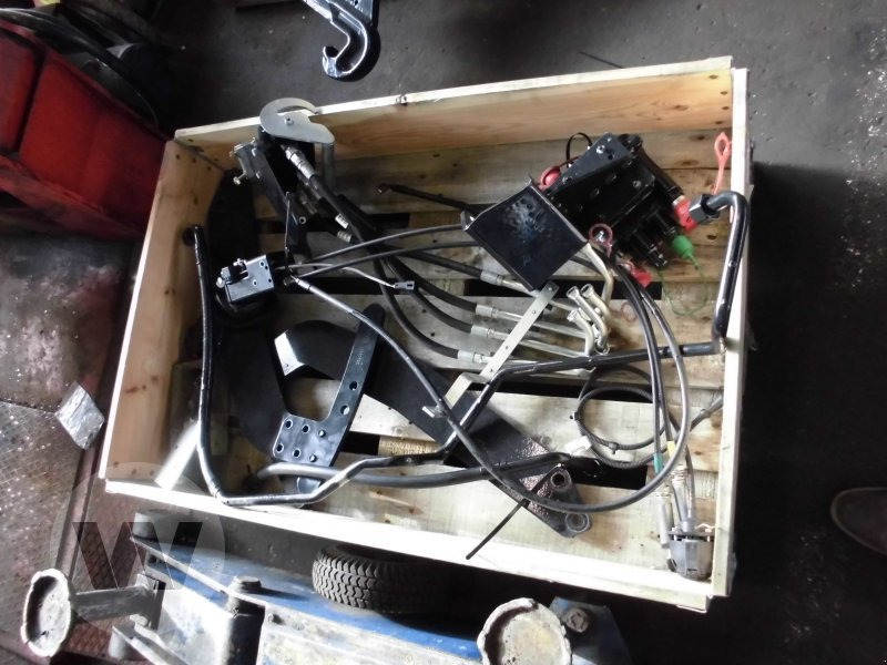 Stoll Anbaukonsole - Frontlader für Traktor: das Bild 3 Stoll Anbaukonsole - Frontlader für Traktor: das Bild 3