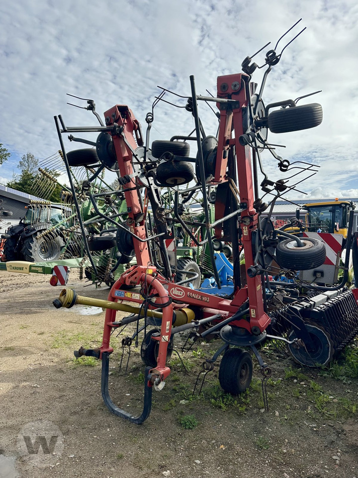 Vicon Fanex 903 - Heuwender/ Wenderechen: das Bild 1 Vicon Fanex 903 - Heuwender/ Wenderechen: das Bild 1