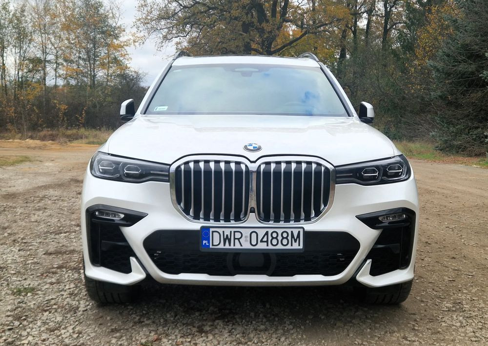 BMW X7 M50i sport - SUV/ Geländewagen: das Bild 2 BMW X7 M50i sport - SUV/ Geländewagen: das Bild 2