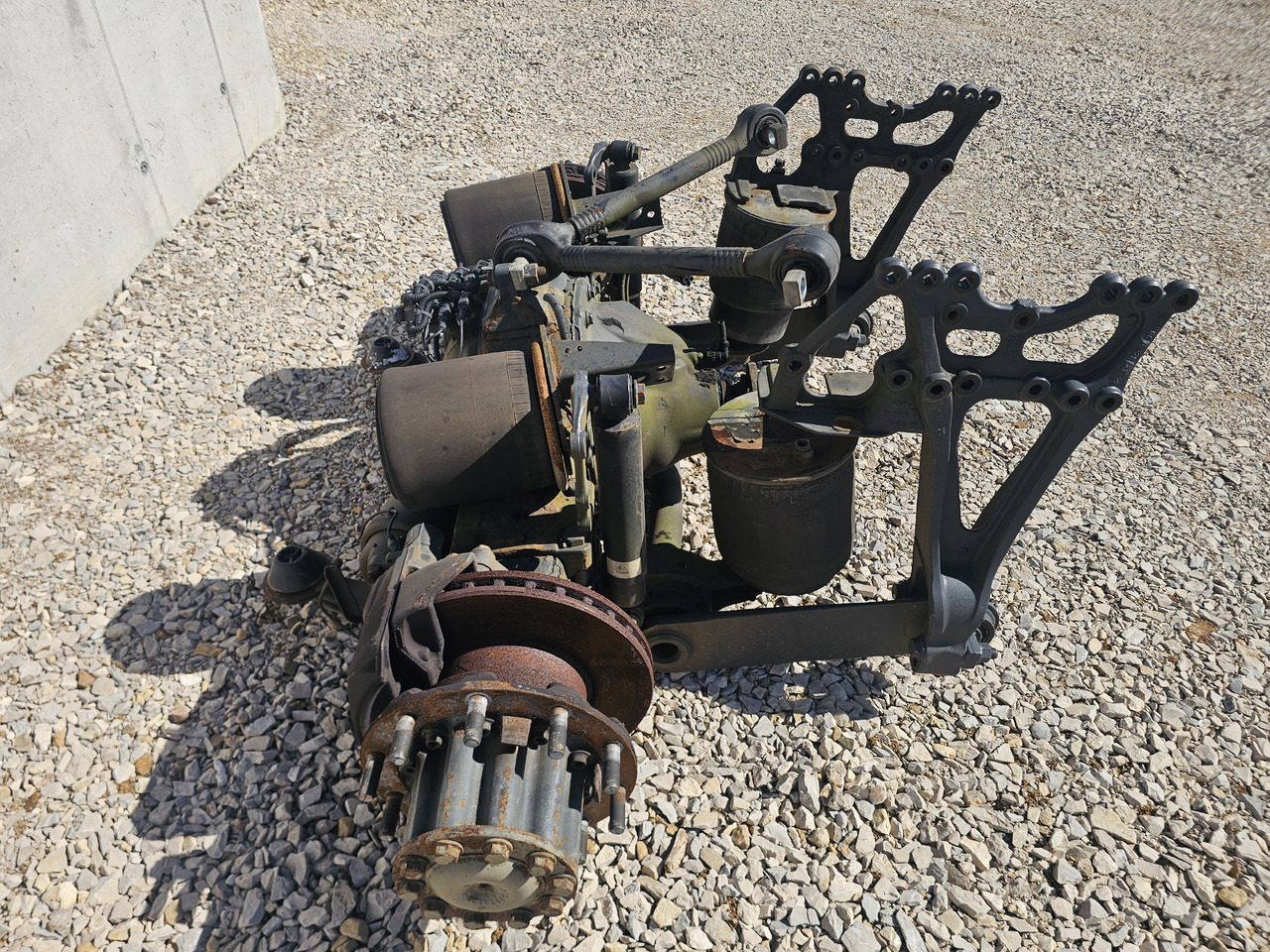 MERCEDES-BENZ ACTROS MP4 / COMPLETE REAR AXLE / R440 /RATIO: 2.733 - Hinterachse: das Bild 2 MERCEDES-BENZ ACTROS MP4 / COMPLETE REAR AXLE / R440 /RATIO: 2.733 - Hinterachse: das Bild 2