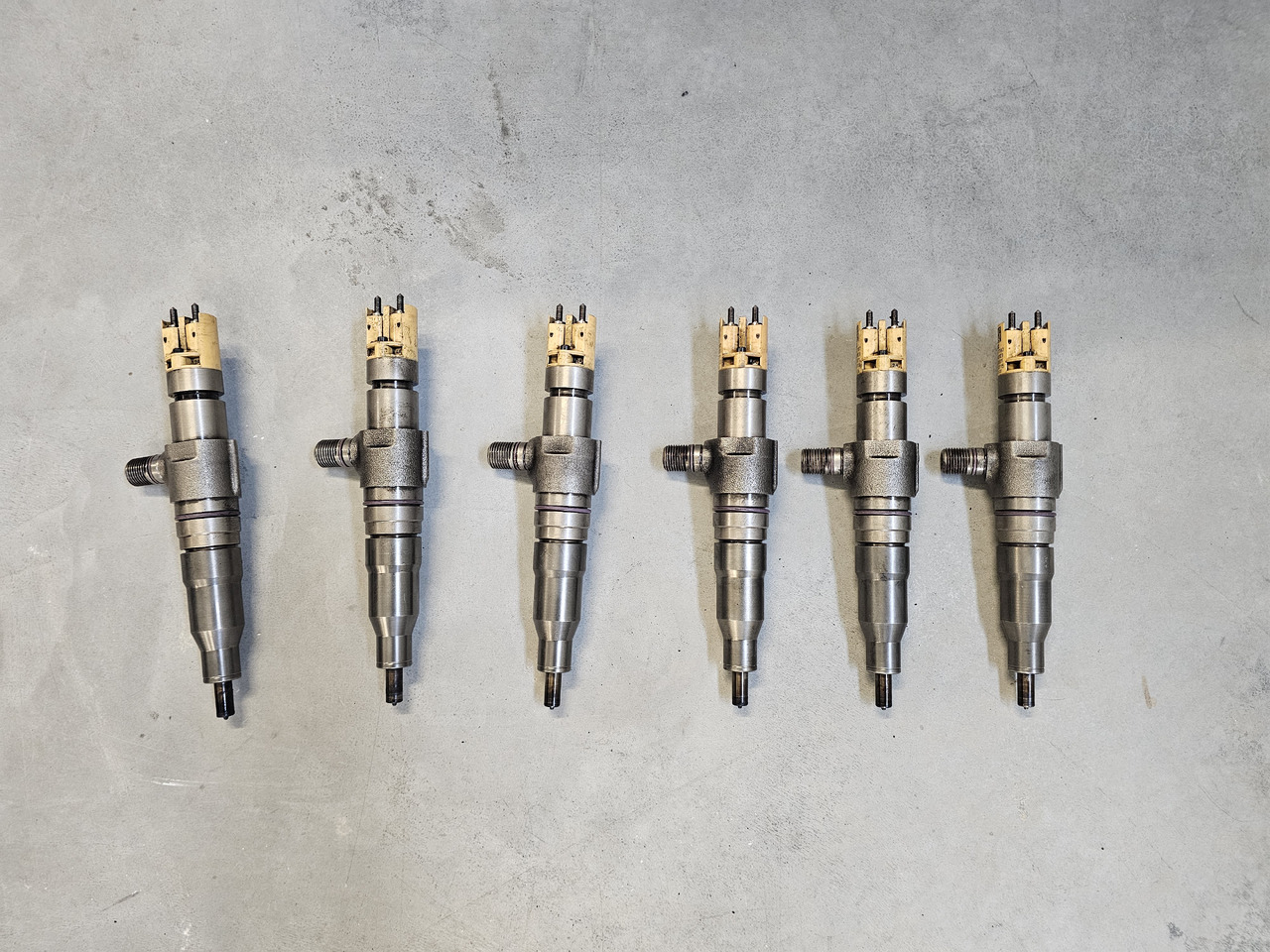 MERCEDES-BENZ ATEGO MP4 EURO 6 / INJECTORS SET / OM936 / A9361787002 - Injektor: das Bild 2 MERCEDES-BENZ ATEGO MP4 EURO 6 / INJECTORS SET / OM936 / A9361787002 - Injektor: das Bild 2