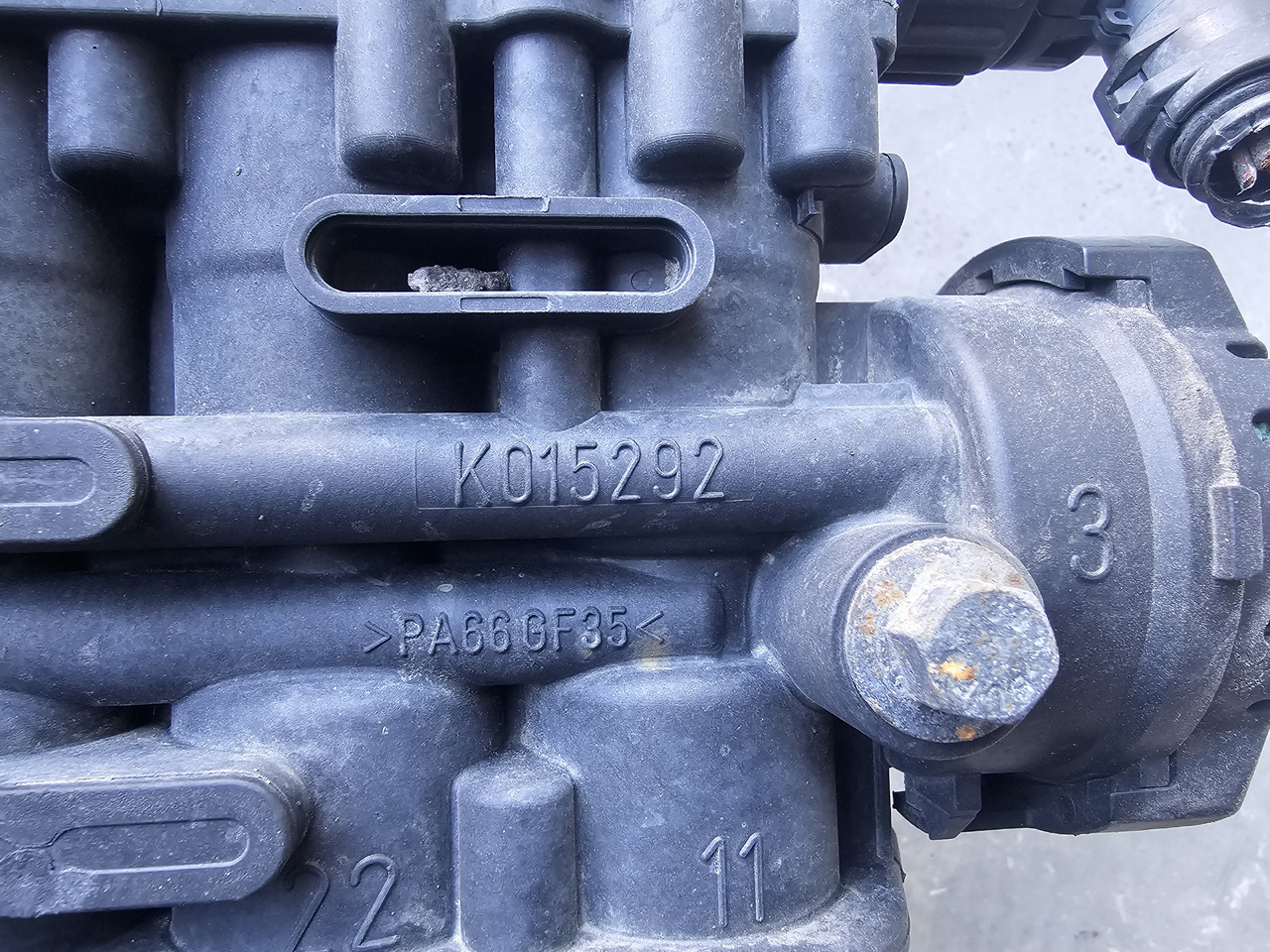 RENAULT RANGE T / ECAS SUNSPENSION VALVE / K019820 - Bremsventil: das Bild 4 RENAULT RANGE T / ECAS SUNSPENSION VALVE / K019820 - Bremsventil: das Bild 4