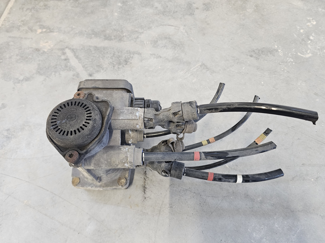 VOLVO FH FM / EBS BRAKE VALVE / K020625 / 21122038 - Bremsventil: das Bild 3 VOLVO FH FM / EBS BRAKE VALVE / K020625 / 21122038 - Bremsventil: das Bild 3