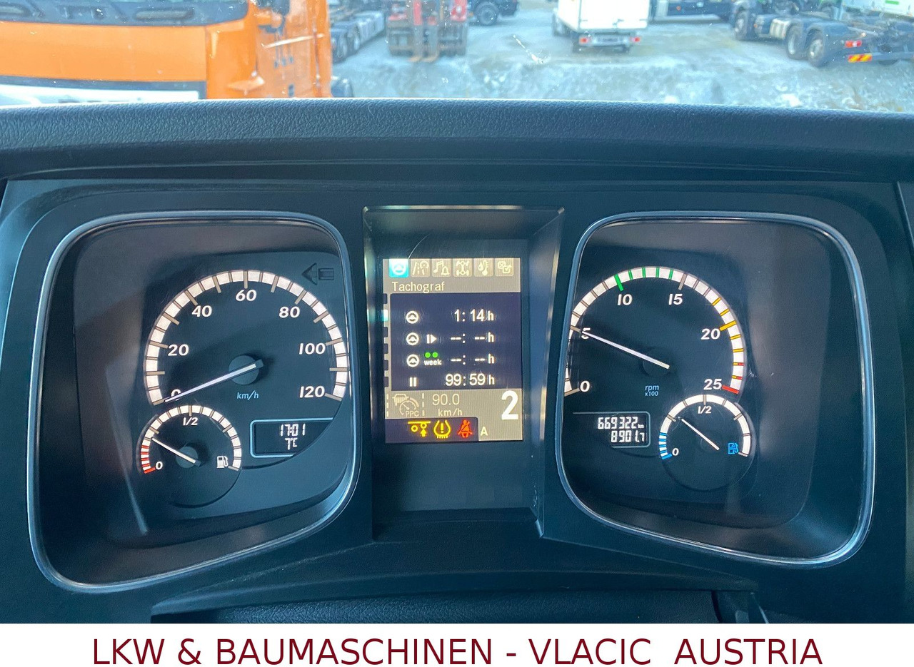 Mercedes-Benz Actros 963-0-C - Tankwagen: das Bild 5 Mercedes-Benz Actros 963-0-C - Tankwagen: das Bild 5