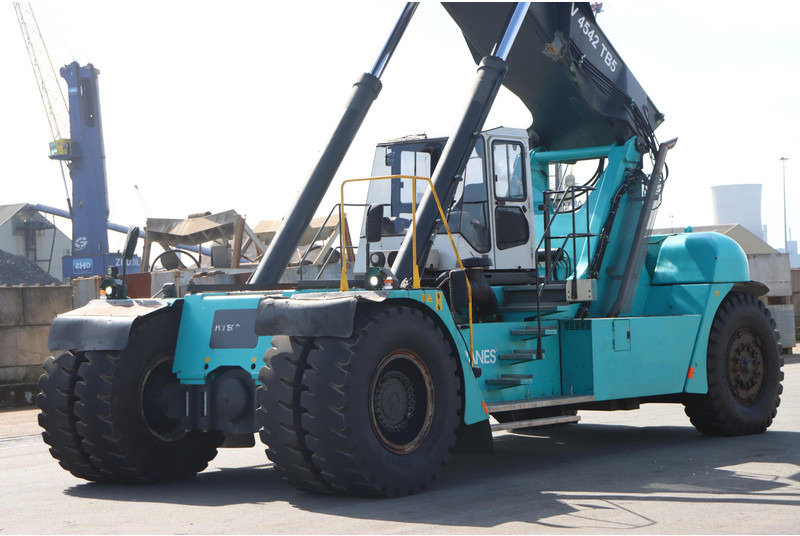 KONECRANES 4542TB5 - Reach stacker: das Bild 4 KONECRANES 4542TB5 - Reach stacker: das Bild 4
