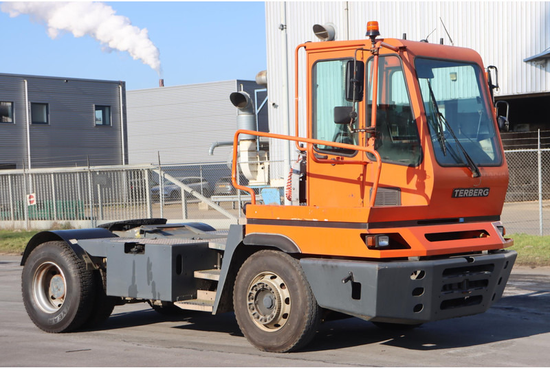 Terberg YT182 - Terminaltraktor: das Bild 1 Terberg YT182 - Terminaltraktor: das Bild 1