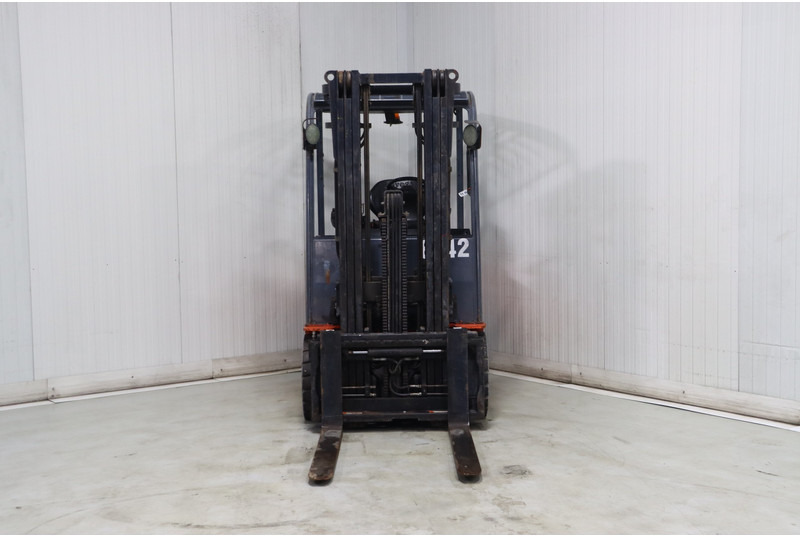 Toyota 8FBMT30 - Elektrostapler: das Bild 3 Toyota 8FBMT30 - Elektrostapler: das Bild 3