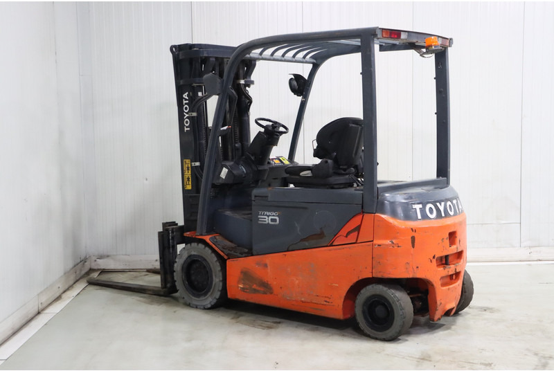 Toyota 8FBMT30 - Elektrostapler: das Bild 5 Toyota 8FBMT30 - Elektrostapler: das Bild 5