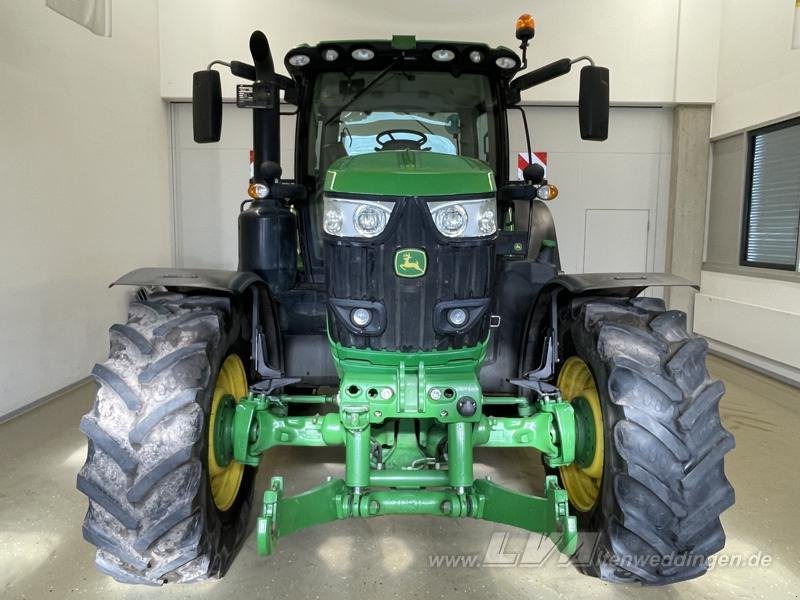 John Deere 6215R - Traktor: das Bild 4 John Deere 6215R - Traktor: das Bild 4