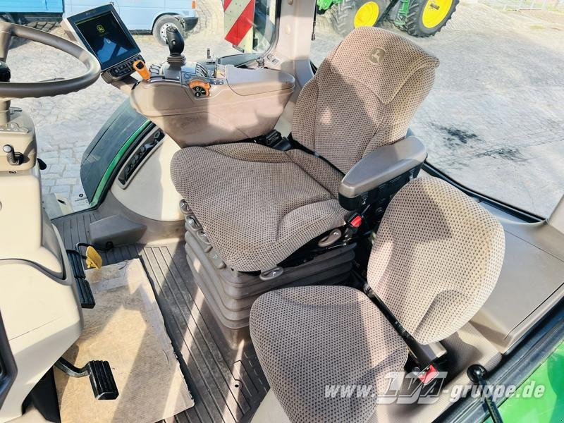 Traktor John Deere 8295R: das Bild 8 Traktor John Deere 8295R: das Bild 8