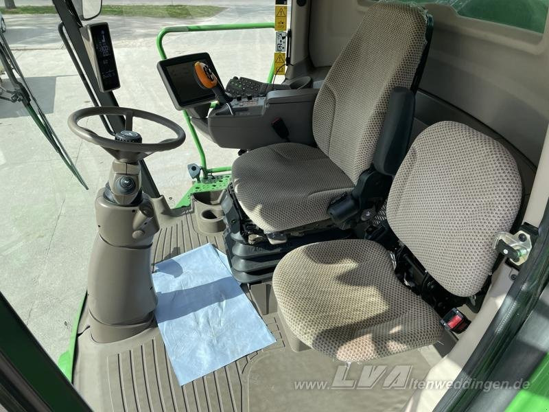 Mähdrescher John Deere W550: das Bild 8