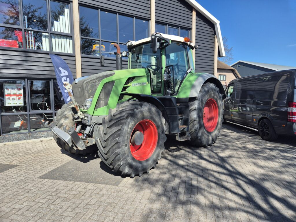 FENDT 828 - Traktor: das Bild 2 FENDT 828 - Traktor: das Bild 2