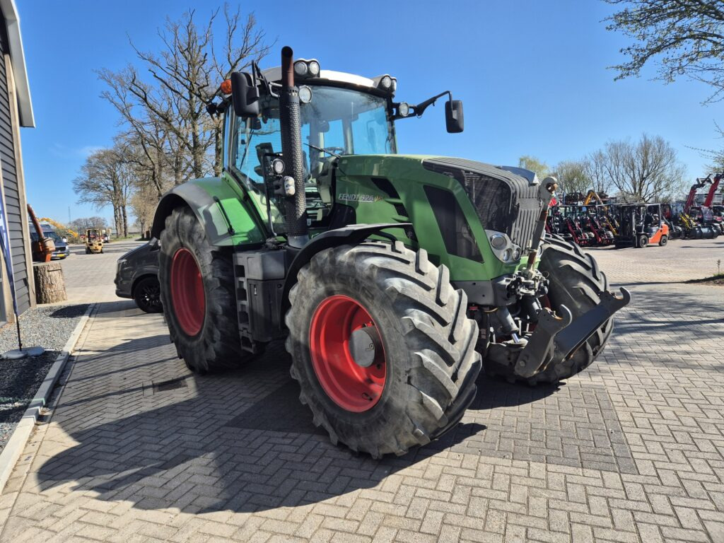 FENDT 828 - Traktor: das Bild 3 FENDT 828 - Traktor: das Bild 3