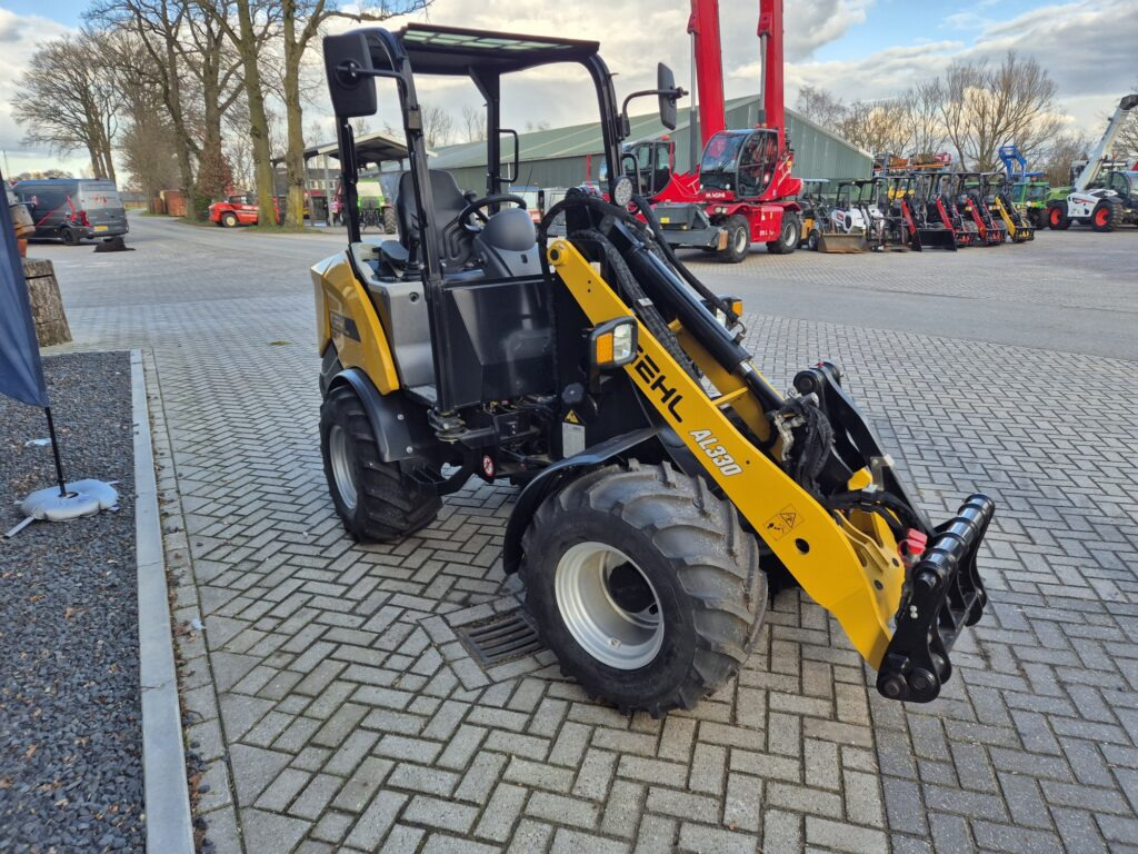 GEHL AL330 loader - Hoflader: das Bild 5 GEHL AL330 loader - Hoflader: das Bild 5