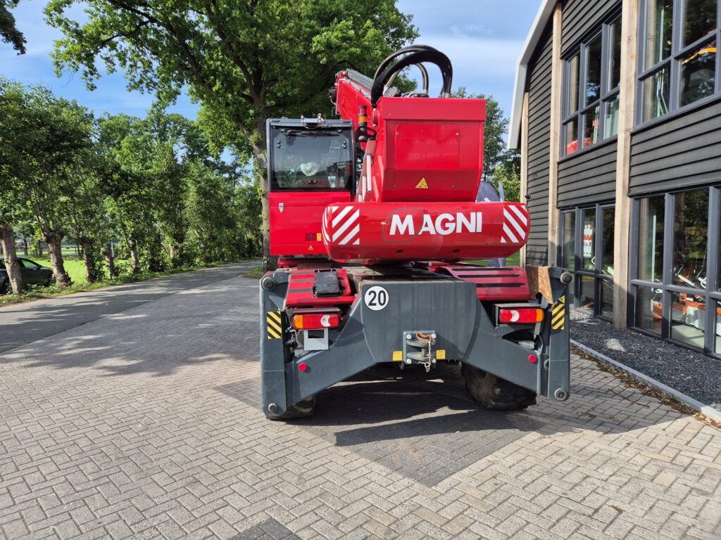MAGNI RTH 5.21 D/D - Teleskoplader: das Bild 4 MAGNI RTH 5.21 D/D - Teleskoplader: das Bild 4