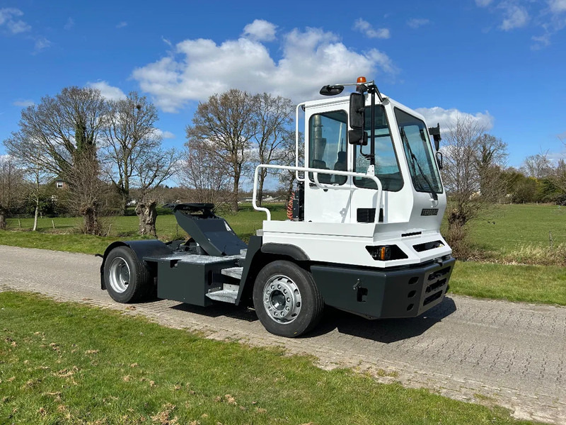 Terberg YT 182 TERBERG | MEGA | CLIMA | LOW HOURS | NEW ENGINE - Terminaltraktor: das Bild 5 Terberg YT 182 TERBERG | MEGA | CLIMA | LOW HOURS | NEW ENGINE - Terminaltraktor: das Bild 5