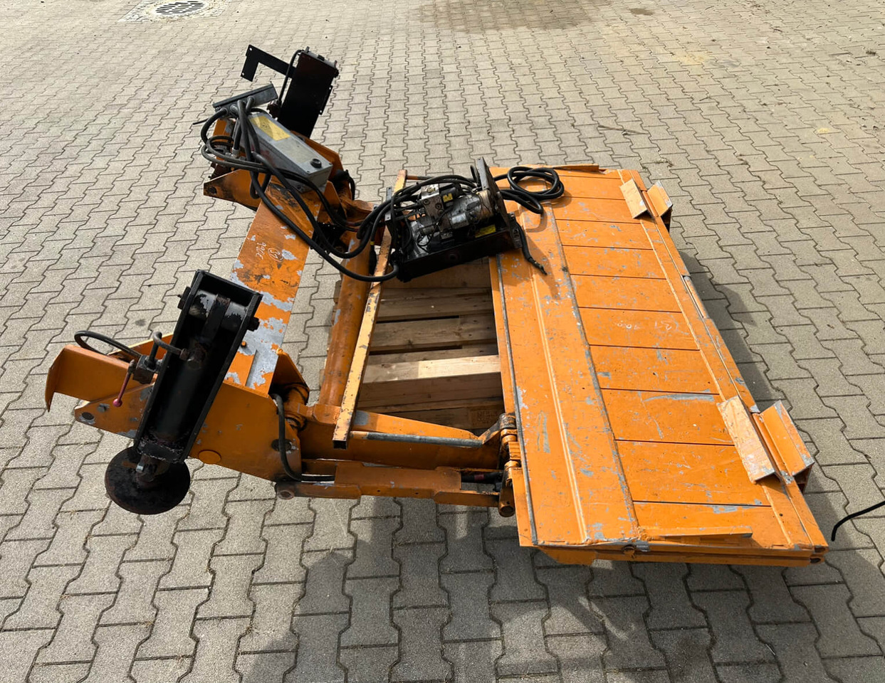 Unimog Heckladebordwand Unbekannt 427 - Ladebordwand: das Bild 4 Unimog Heckladebordwand Unbekannt 427 - Ladebordwand: das Bild 4