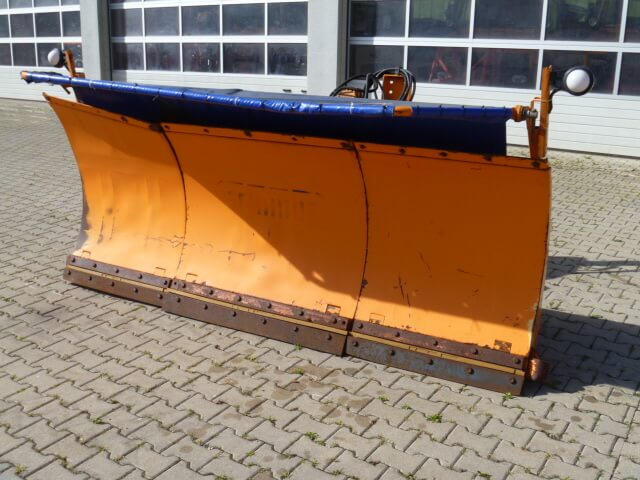 Unimog Schneepflug - Schneeschild Schmidt M30.3 - Schneepflug: das Bild 2 Unimog Schneepflug - Schneeschild Schmidt M30.3 - Schneepflug: das Bild 2