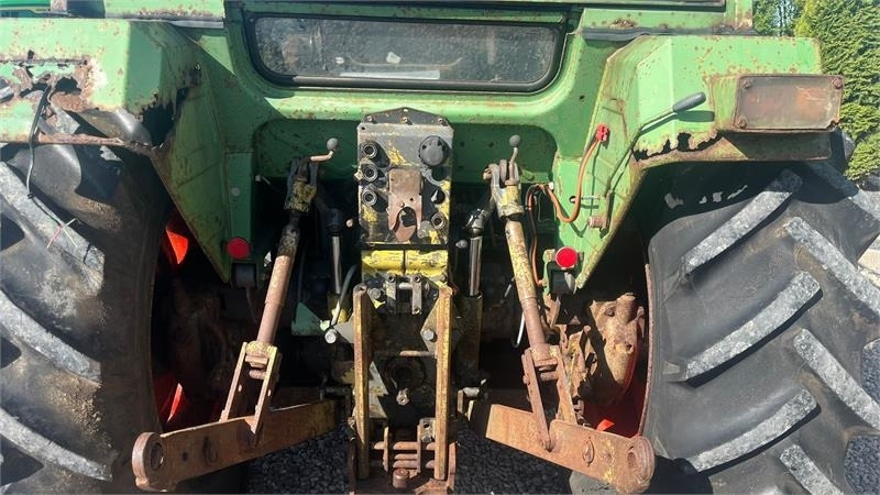 Fendt 308 LS Farmer Turbomatik med frontlæsser og skovin - Traktor: das Bild 4 Fendt 308 LS Farmer Turbomatik med frontlæsser og skovin - Traktor: das Bild 4