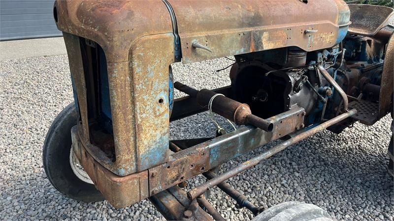 Fordson Major Motoren mangler, men mange god dele. - Traktor: das Bild 4 Fordson Major Motoren mangler, men mange god dele. - Traktor: das Bild 4