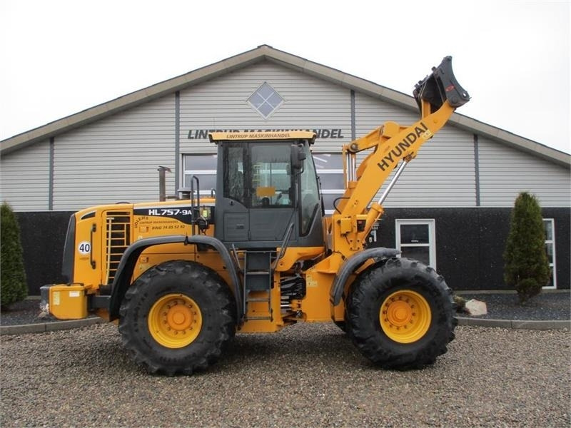 Hyundai 757-9A med 620/75R26 traktor hjul montering på - Radlader: das Bild 2 Hyundai 757-9A med 620/75R26 traktor hjul montering på - Radlader: das Bild 2