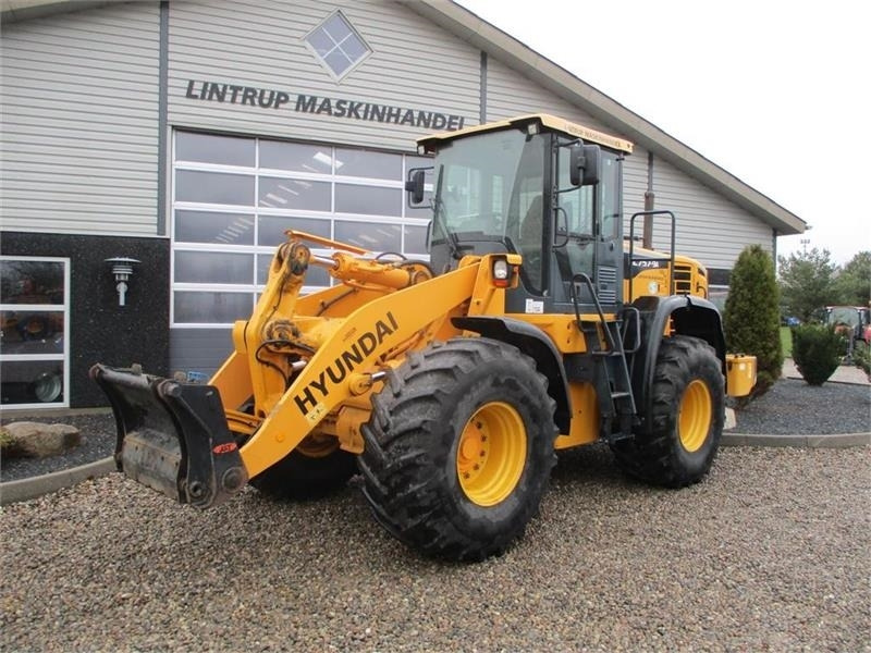 Hyundai 757-9A med 620/75R26 traktor hjul montering på - Radlader: das Bild 4 Hyundai 757-9A med 620/75R26 traktor hjul montering på - Radlader: das Bild 4