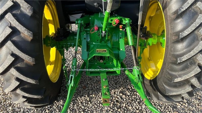 Traktor John Deere 2040 Med nye dæk hele vejen rundt: das Bild 8