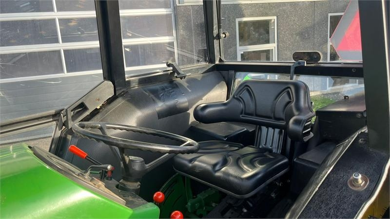 Traktor John Deere 2040 Med nye dæk hele vejen rundt: das Bild 9