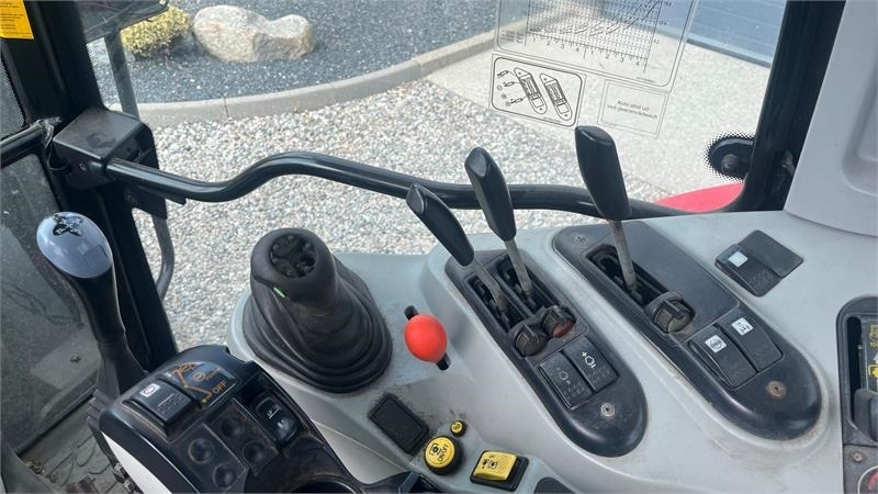 Traktor Massey Ferguson 6480 Dyna 4 Med frontlift og frontlæsser: das Bild 7