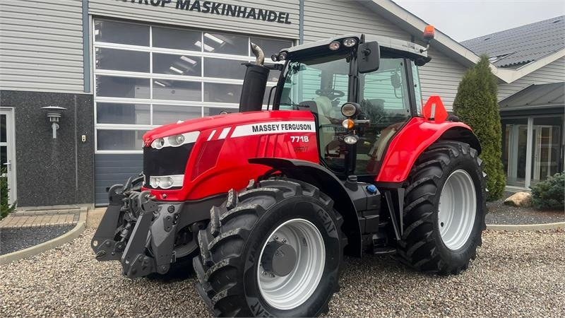 Massey Ferguson 7718 Dyna VT Med frontlift og frontPTO - Traktor: das Bild 2 Massey Ferguson 7718 Dyna VT Med frontlift og frontPTO - Traktor: das Bild 2