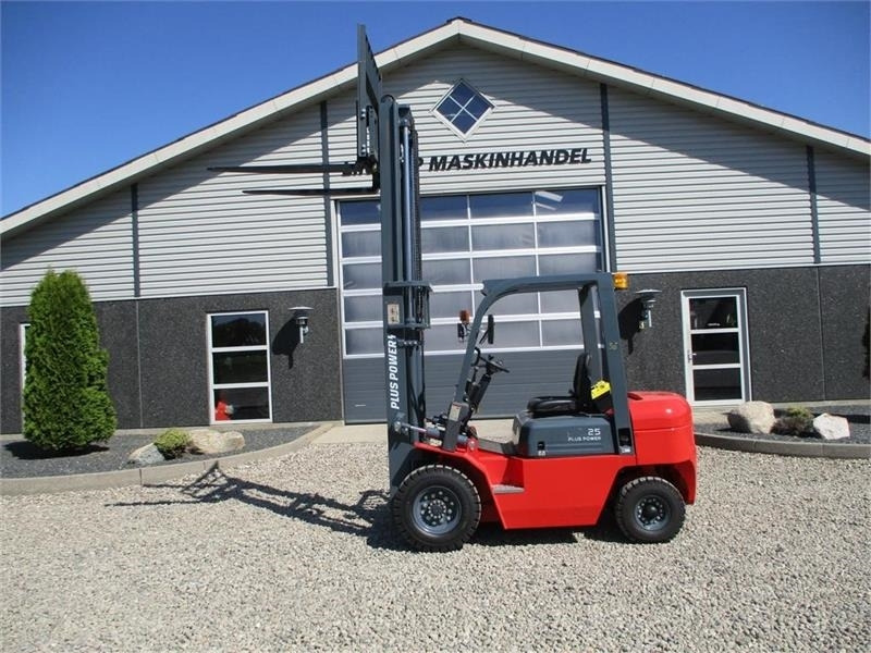 PlusPower 25 2500kg truck, med hydraulisk sideskif - Dieselstapler: das Bild 1 PlusPower 25 2500kg truck, med hydraulisk sideskif - Dieselstapler: das Bild 1