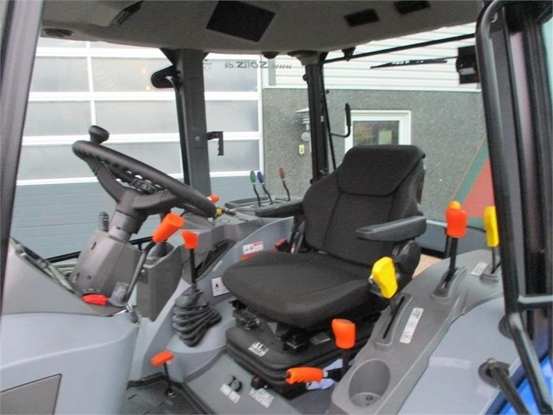 Solis 60 Med frontlift, frontPTO og Thyregod kost - Traktor: das Bild 5 Solis 60 Med frontlift, frontPTO og Thyregod kost - Traktor: das Bild 5