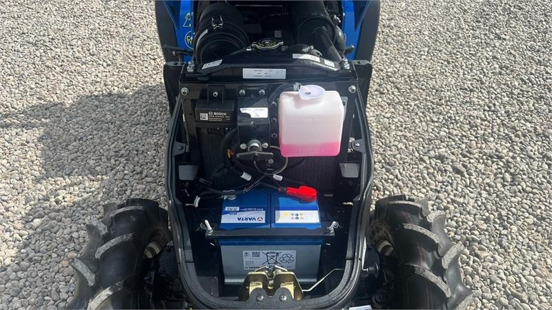 Kommunaltraktor Solis S26 6+2 gearmaskine med servostyring: das Bild 9