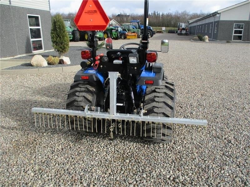 Solis S26 6+2 gearmaskine med servostyring og frontlæsse - Traktor: das Bild 5 Solis S26 6+2 gearmaskine med servostyring og frontlæsse - Traktor: das Bild 5