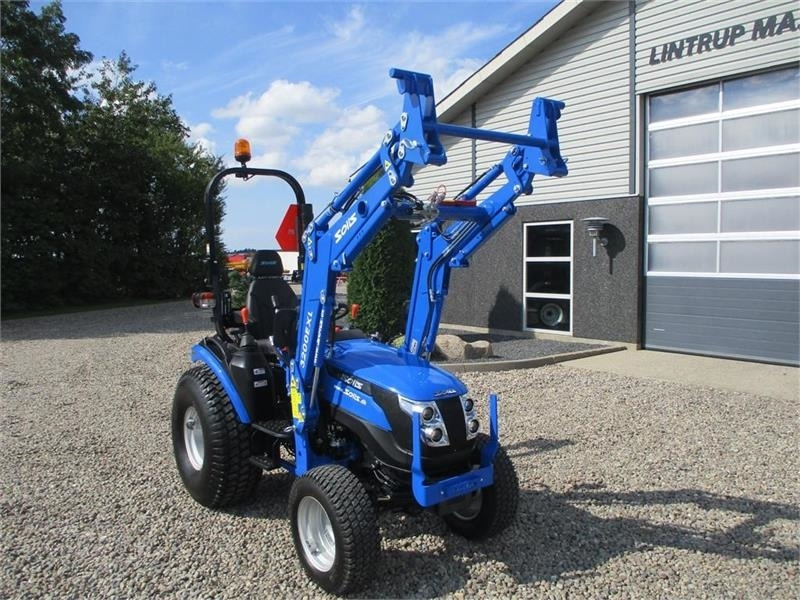 Traktor Solis S26 Shuttle XL 9+9 med turfhjul og frontlæsser: das Bild 17 Traktor Solis S26 Shuttle XL 9+9 med turfhjul og frontlæsser: das Bild 17