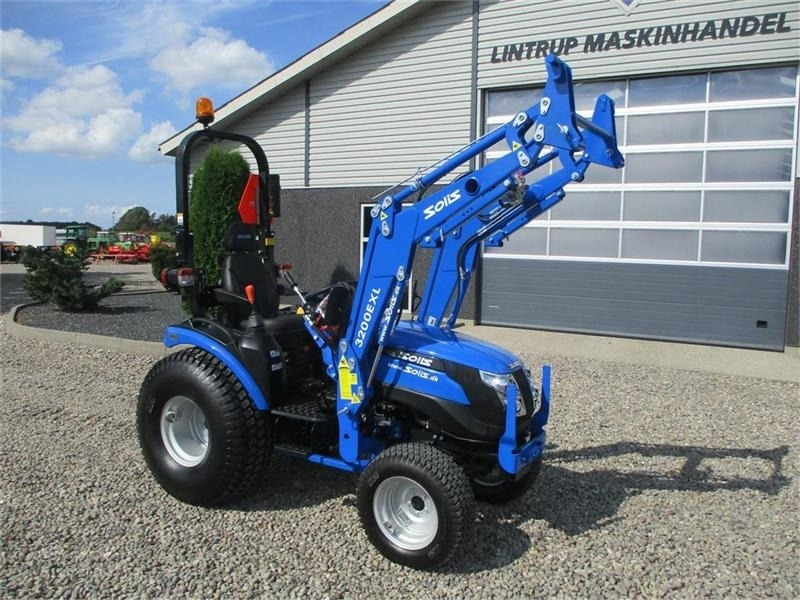 Traktor Solis S26 Shuttle XL 9+9 med turfhjul og frontlæsser: das Bild 16 Traktor Solis S26 Shuttle XL 9+9 med turfhjul og frontlæsser: das Bild 16